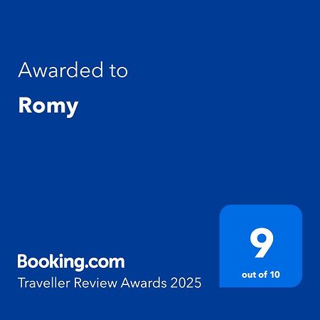 Romy Apartment Лумбиер Екстериор снимка